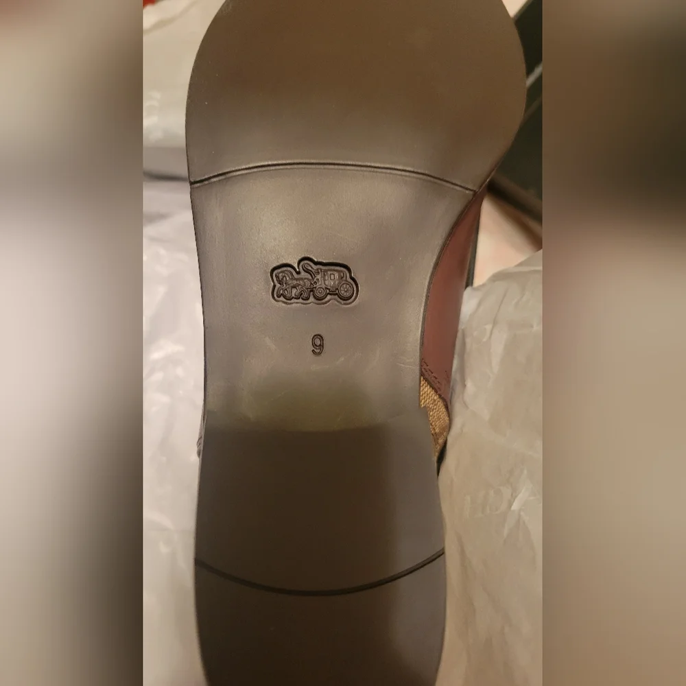 Coach Brown Leather & Signature Canvas Ankle Boots with Gold Accent Size 9 NEW - Picture 3 of 3